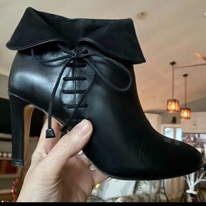 BALLY of Switzerland. Famous Shoe & Leather maker of Europe. Classy booties ! 🧡